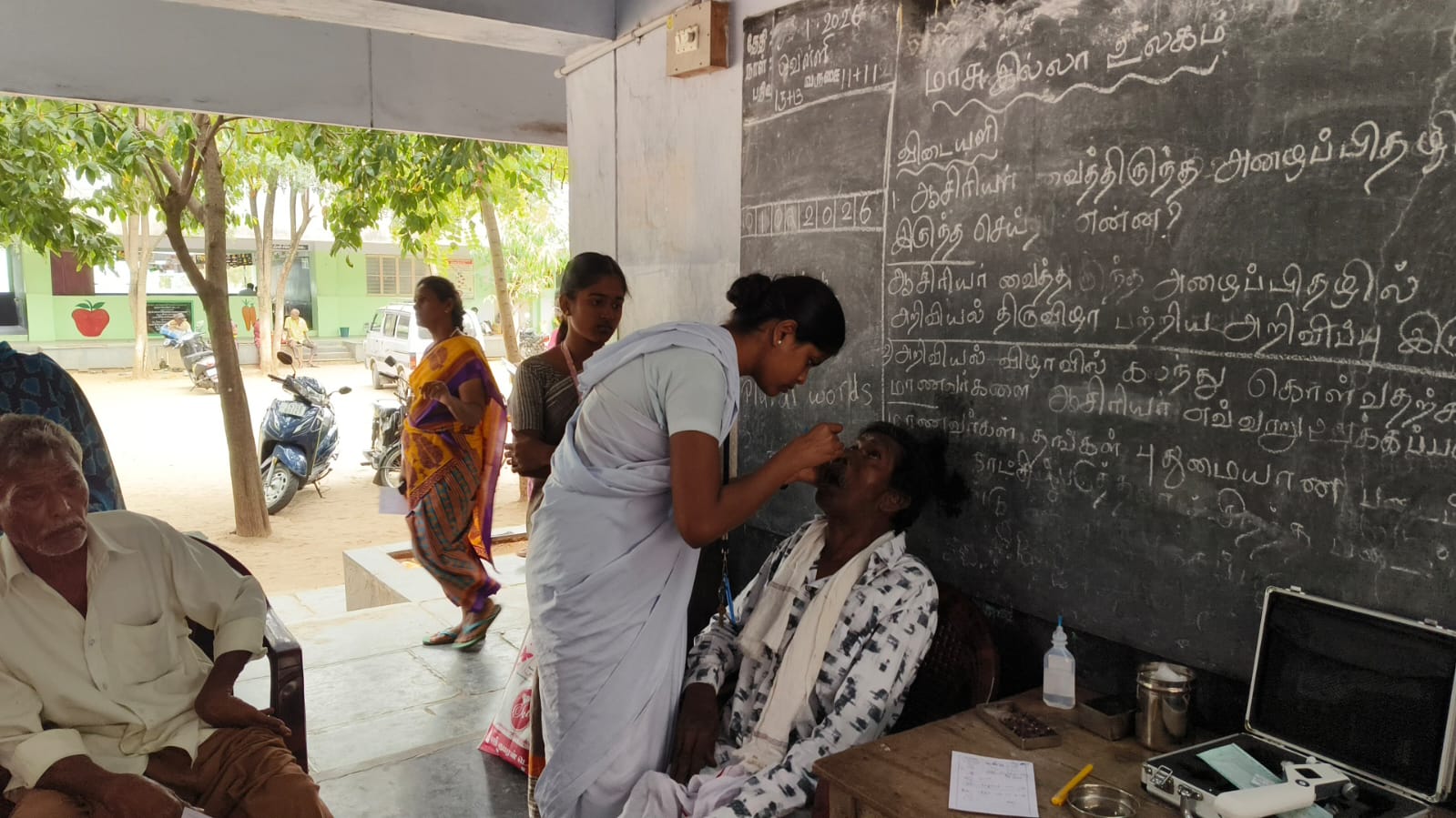 கோபிசெட்டிபாளையத்தில் இலவச கண் சிகிச்சை முகாம் - படம் 3